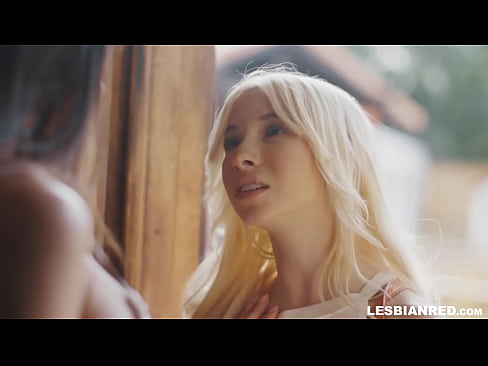 ❤️ Djevojka dolazi kući nekoliko mjeseci kasnije i na kraju jede mačkicu svoje maćehe ❤ Tvrdi porno kod nas ☑